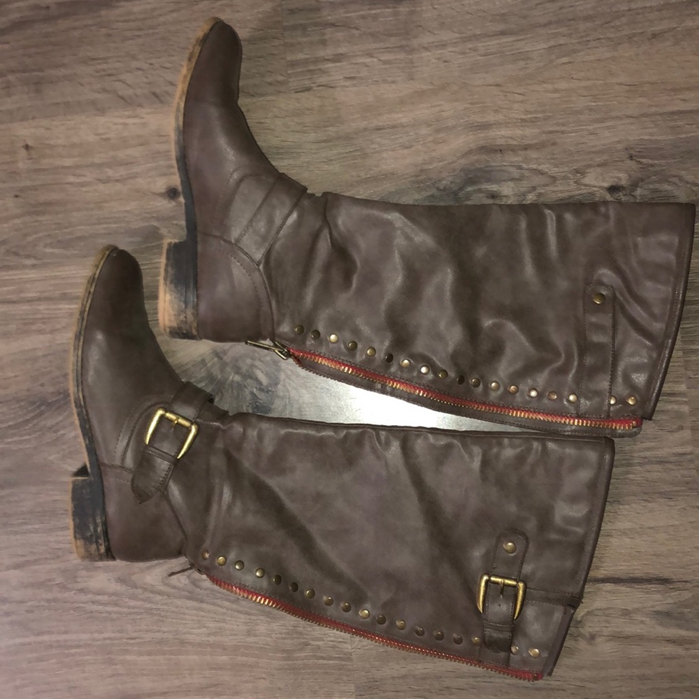 boots - Picture 2 of 4